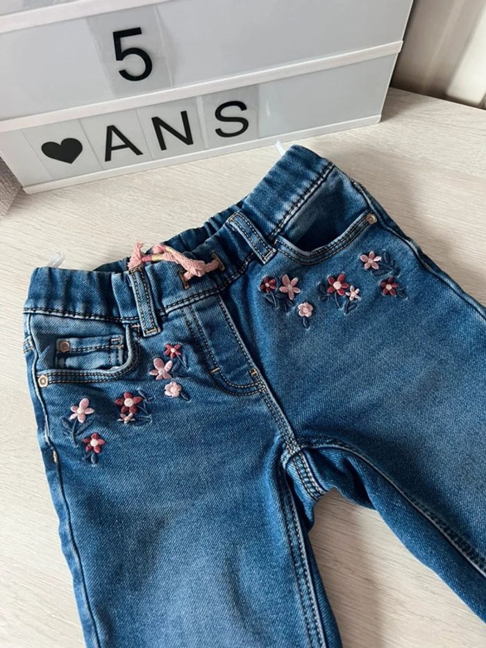 Jeans doublé chaud C&A 5 ans comme neuf - photo numéro 2