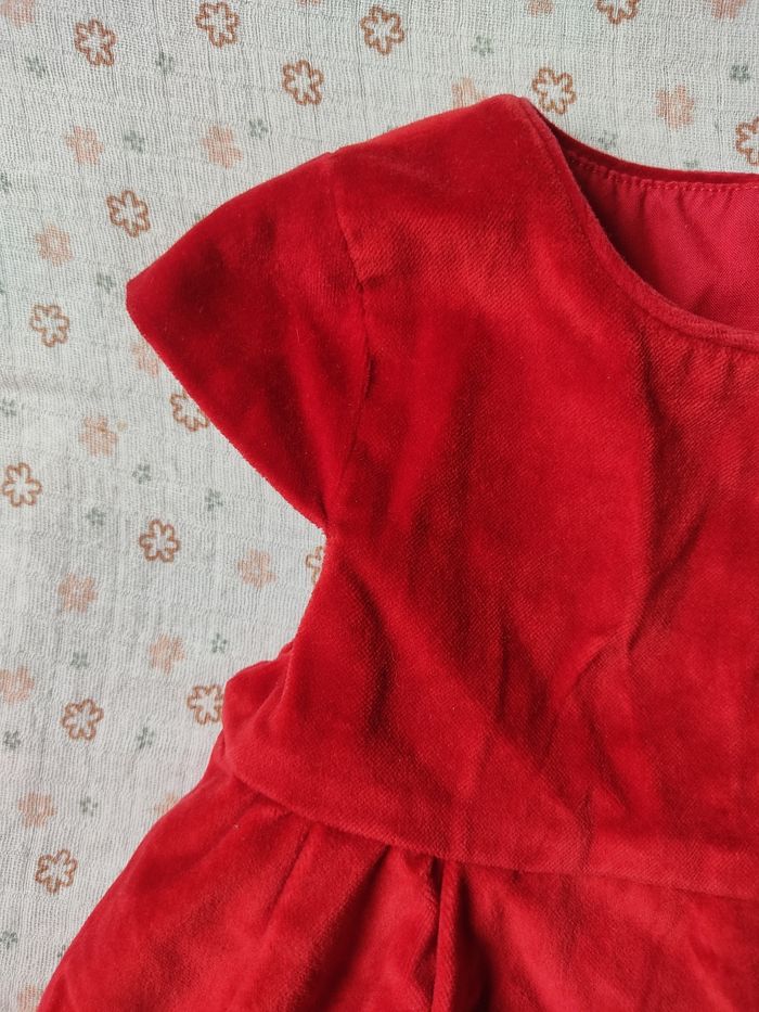 Robe rouge en velours Obaïbi - Taille 18 mois - Très bon état - photo numéro 3