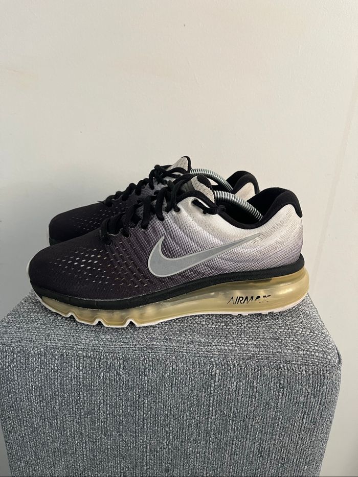 Baskets Nike Air Max 2017 Taille 37.5