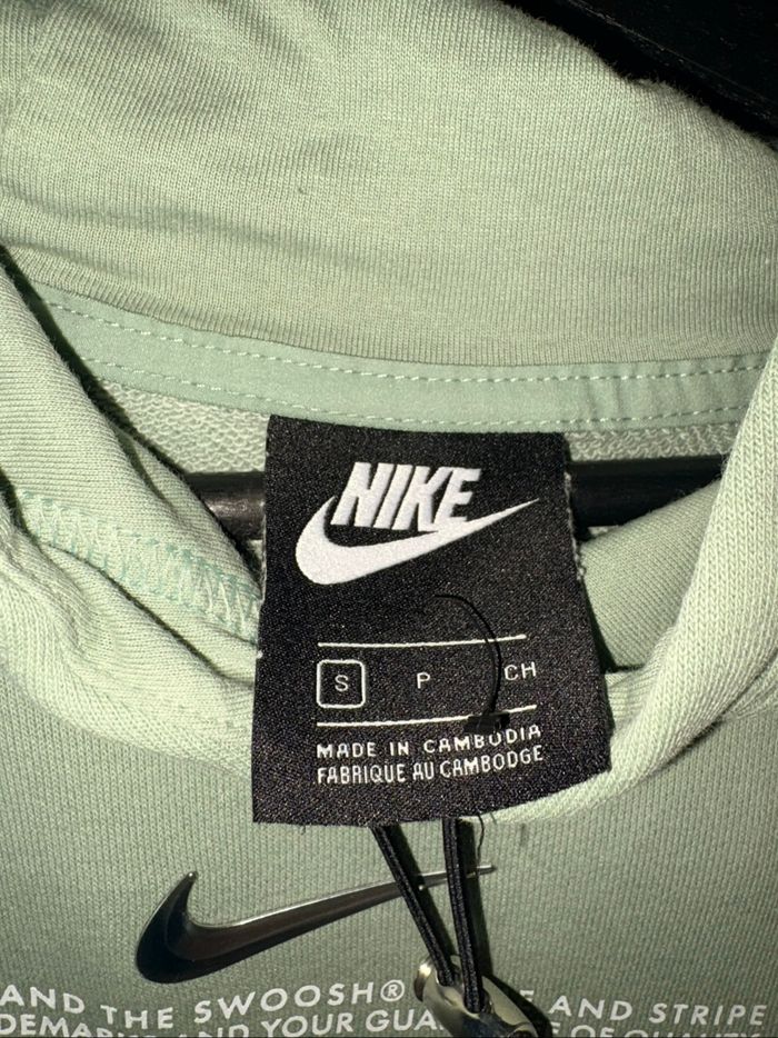 Sweat-shirt vert Nike - photo numéro 4