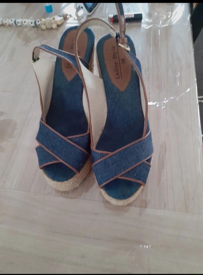 Chaussures compensées taille 38 - photo numéro 3