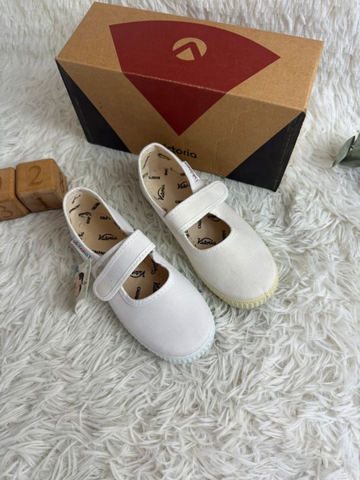 Paire de basket en toile blanche Victoria taille 31 - photo numéro 2