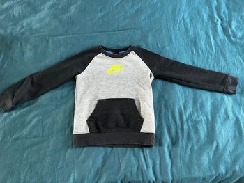 Pull Nike 4/5ans
