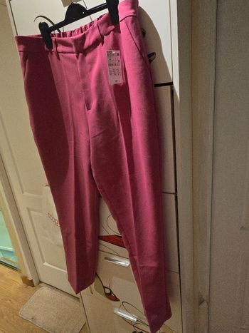 Pantalon à pinces rose T.44/46 Kiabi neuf