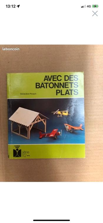 Avec des bâtonnets plats
