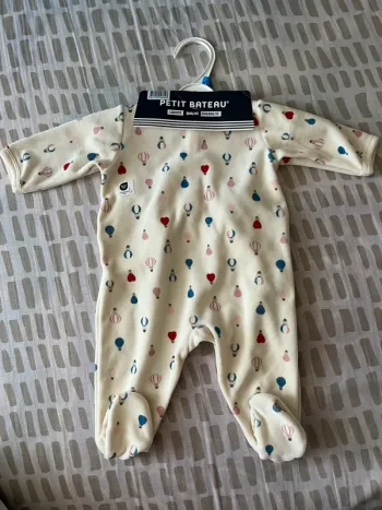 Lot de vêtements bébé 0 à 3 mois