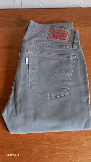 Jean Levi's beige