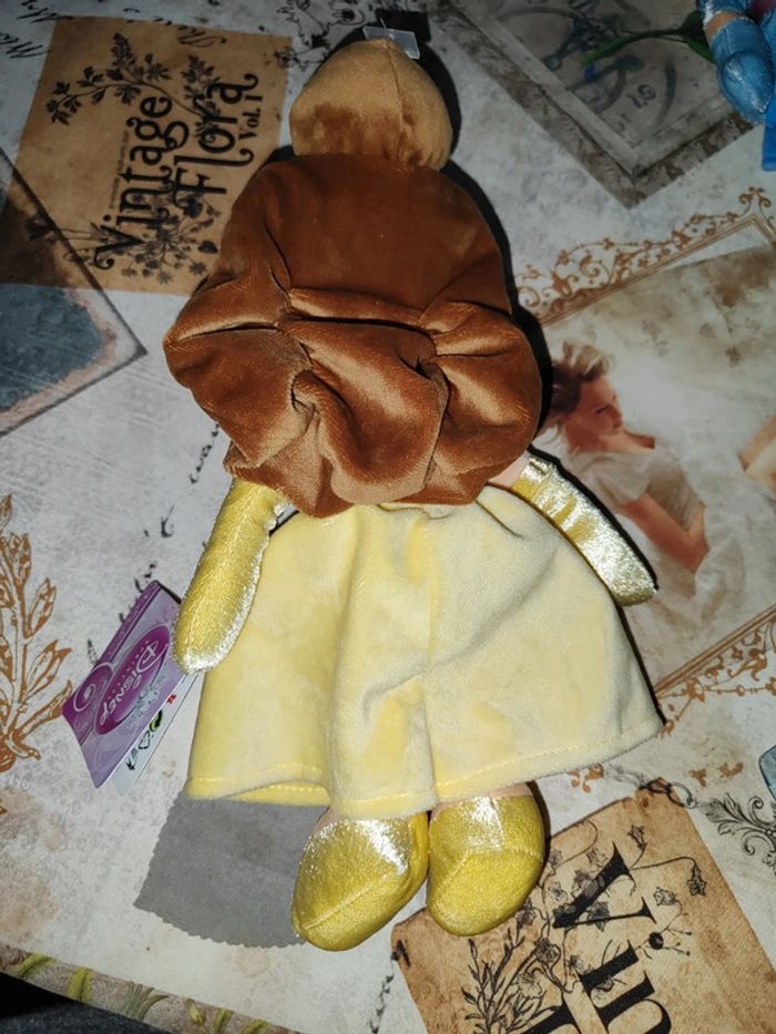 Peluche princesse Belle 32 cm - photo numéro 2