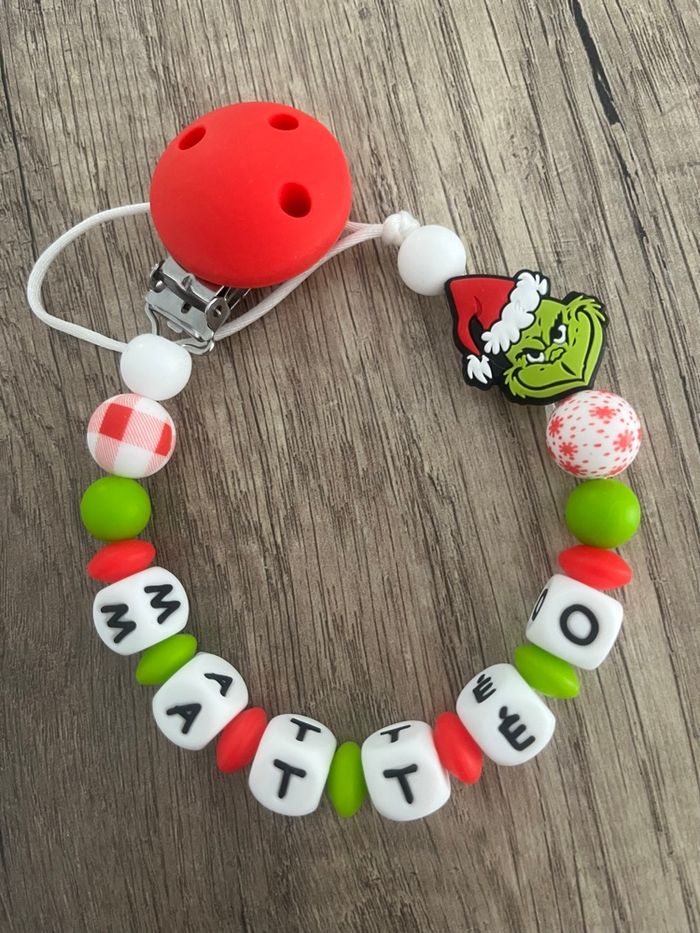 Attache tétine personnalisée The Grinch - photo numéro 2