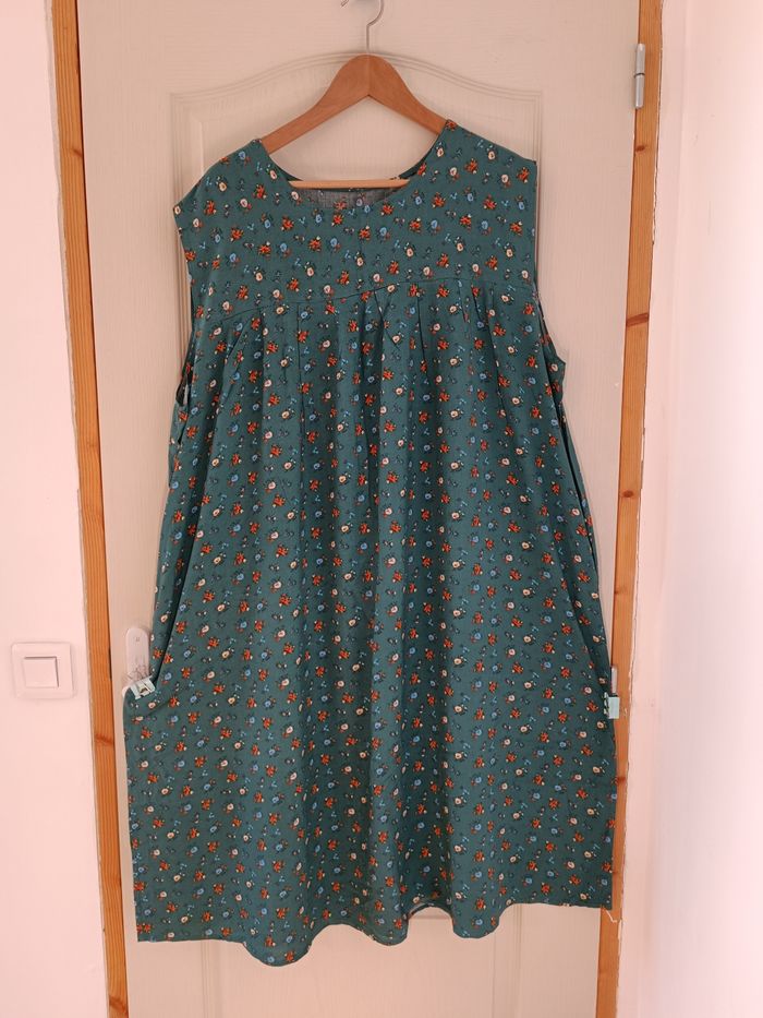 Robe florale grande taille confortable 48