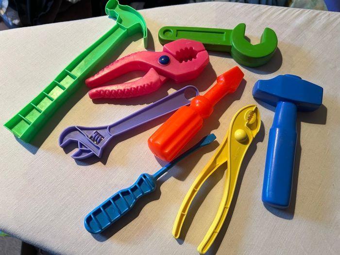 Jouets en plastique outils