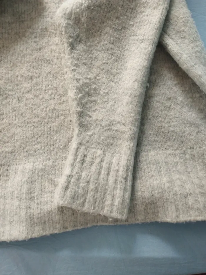 Pull gris - photo numéro 2