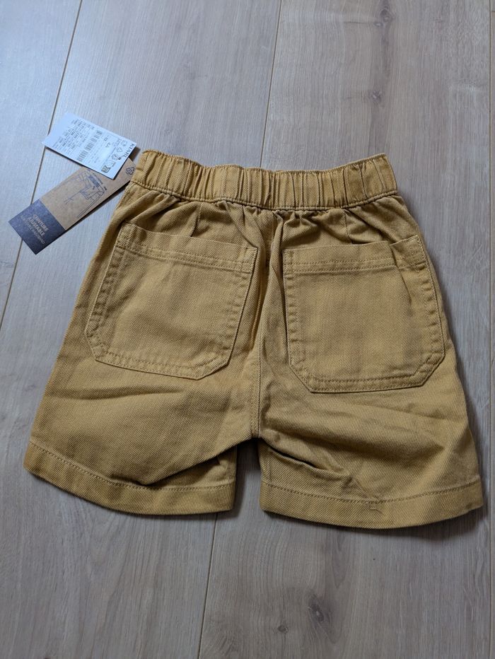 Short moutarde neuf - photo numéro 4