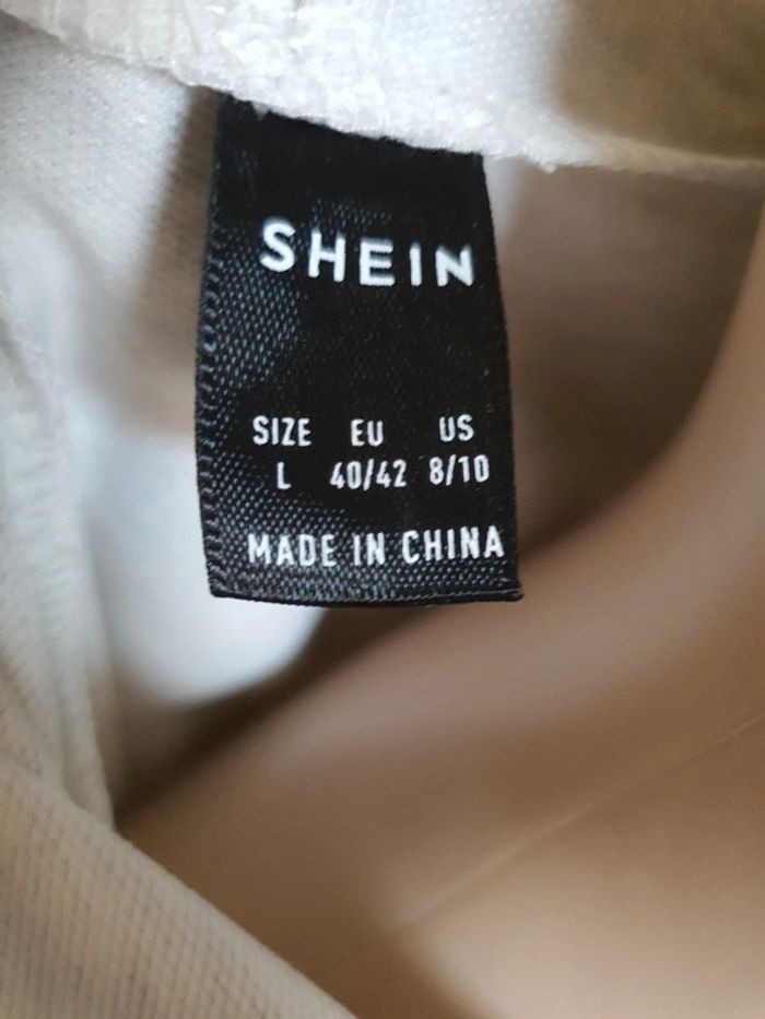 Shein T.40 > Crop Top Gris à capuche > TBE - photo numéro 5