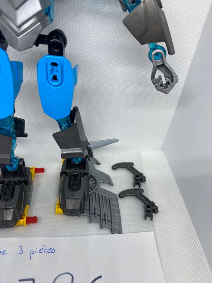 Lego bionicle masters 70786 Gali Master of Water. Il manque  3 pièces - photo numéro 5