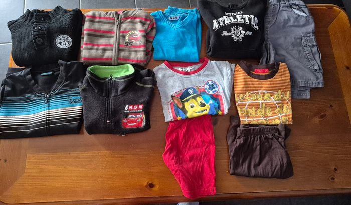Gros lot vêtements 6ans - photo numéro 2