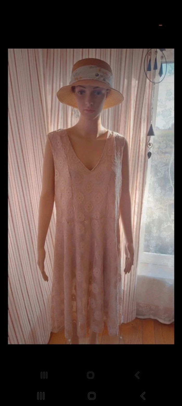 Magnifique Robe dentelles beige Paprika L