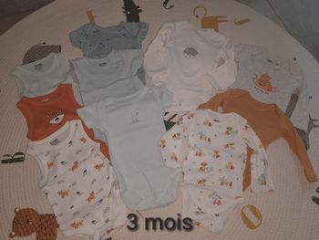 Lot bodies 3mois