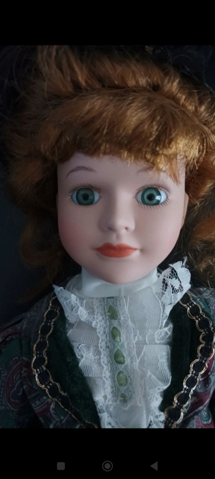 Poupée en porcelaine vintage - photo numéro 2