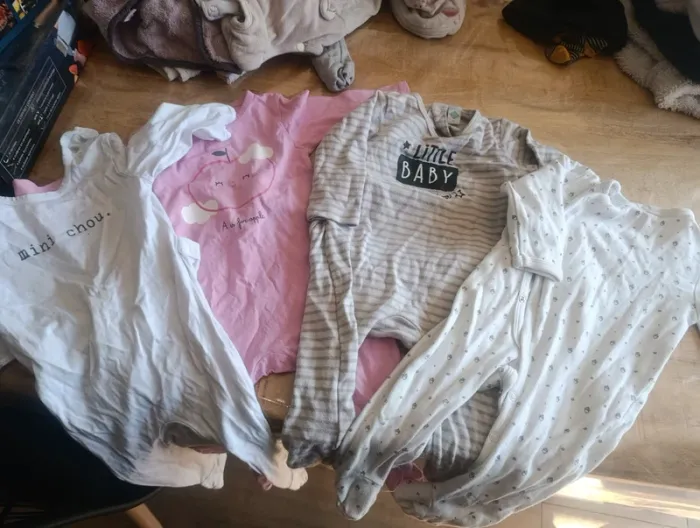 Lot pyjama 09 mois