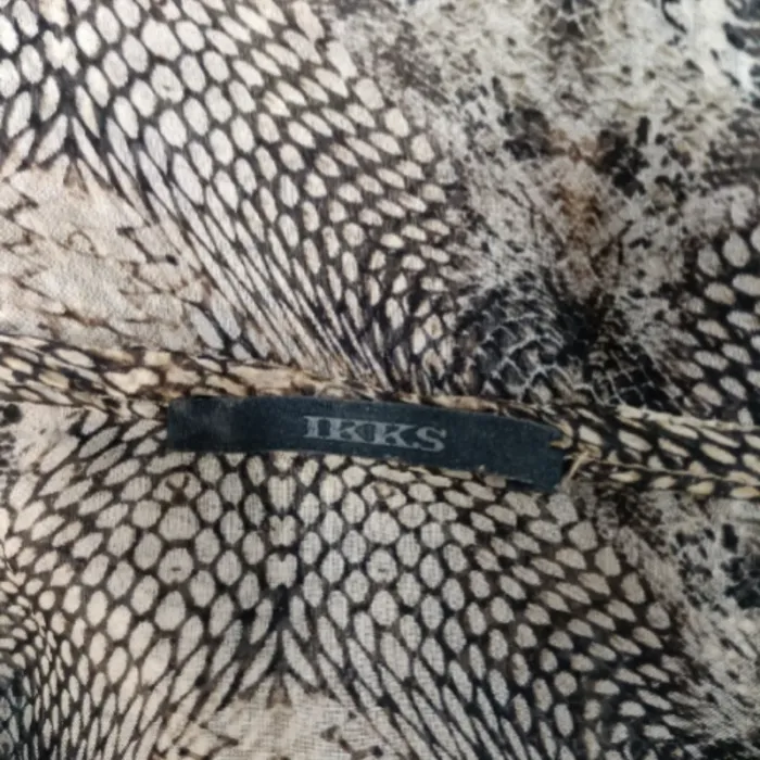 Top IKKS imprimé python soie et polyester, manches courtes cloutées, taille S A1205 - photo numéro 5