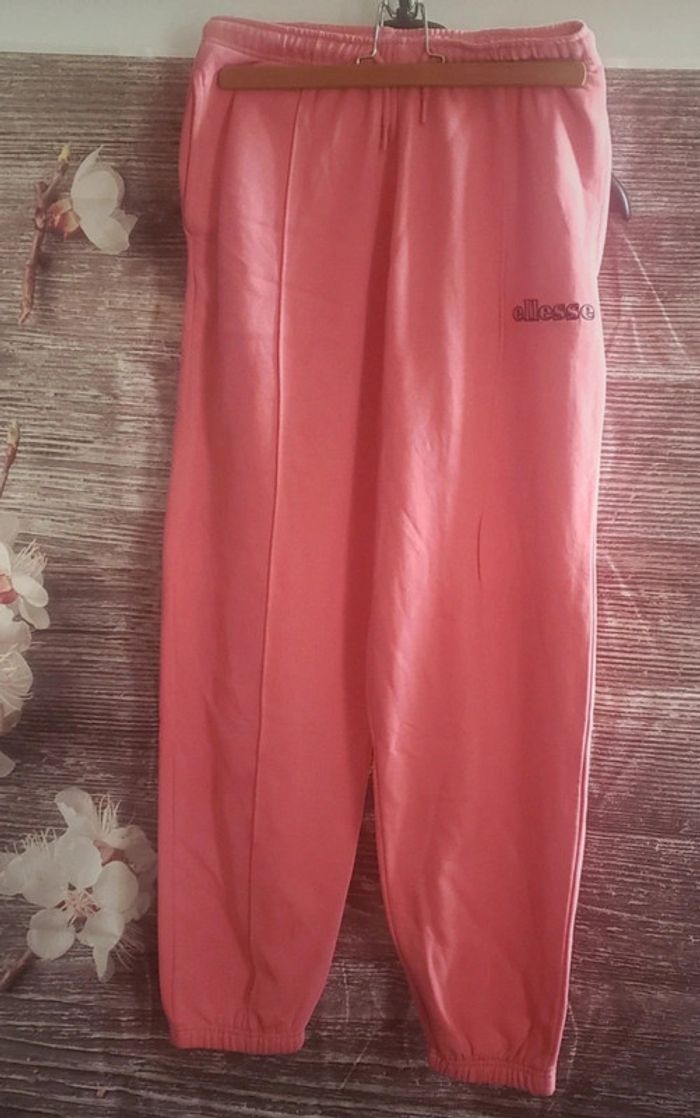 Jogging Ellesse taille 40