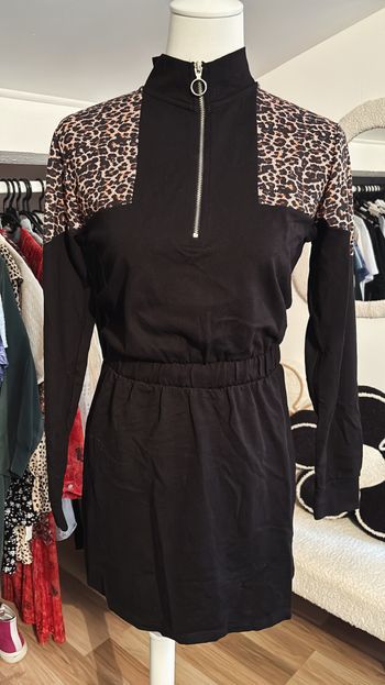 Robe noire manches longues léopard Bershka T36