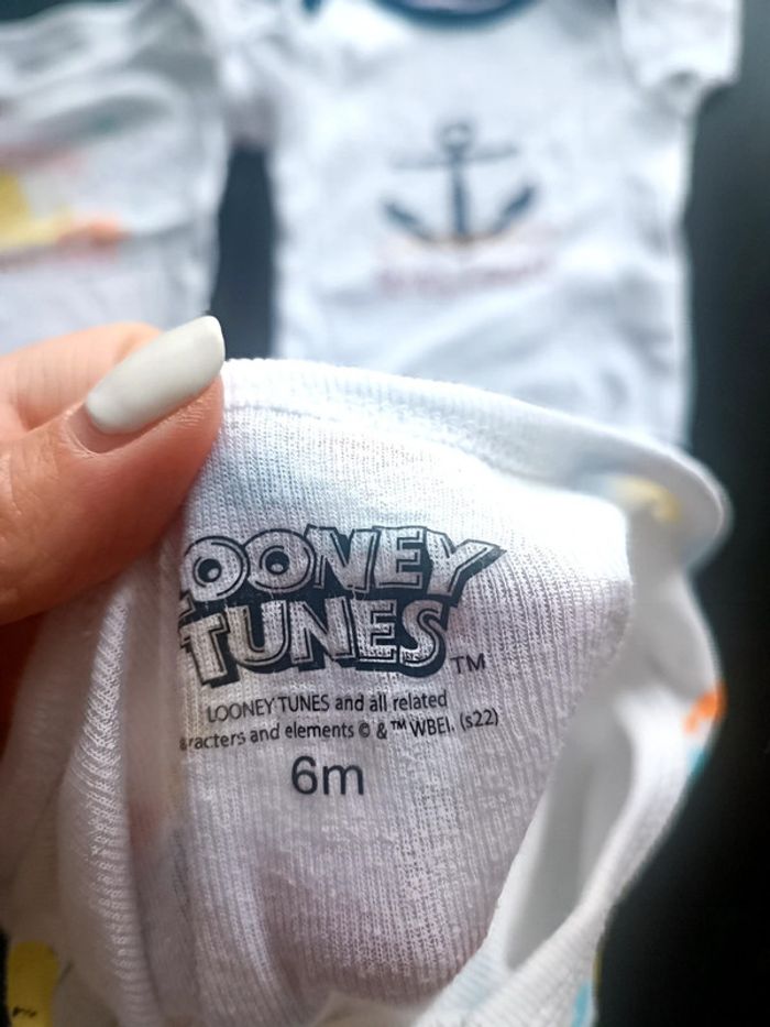 Lot bodies manches courtes 6 mois - photo numéro 6