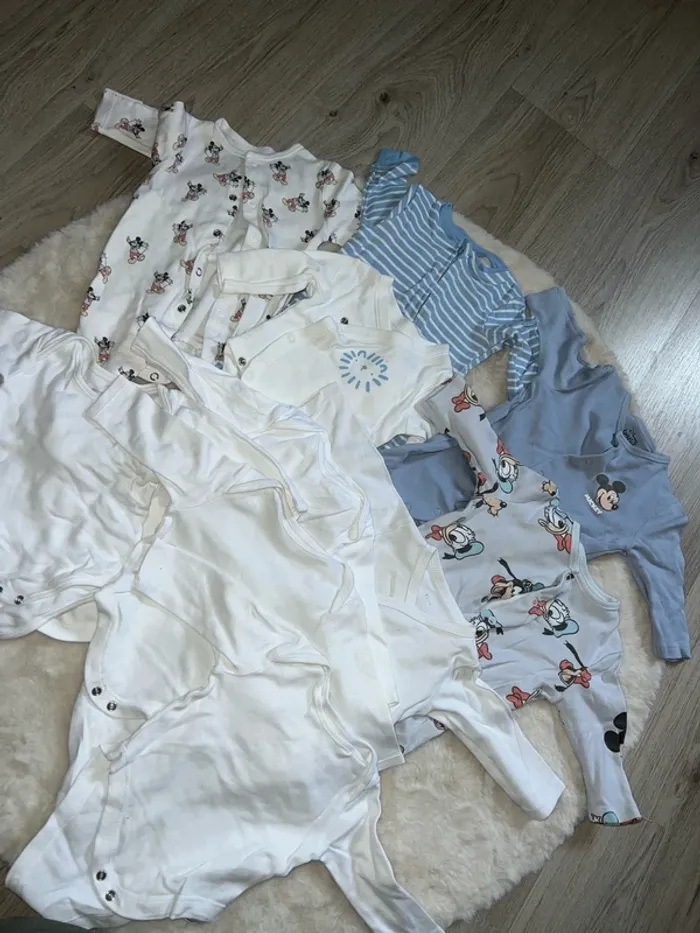 Lot 10 pyjama et body 3 mois