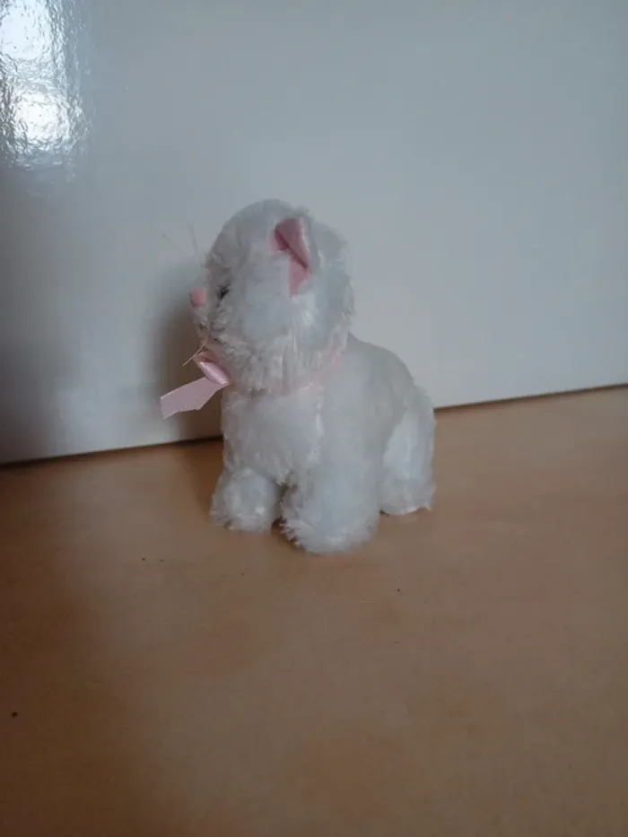 Jolie petit chat en peluche - photo numéro 3