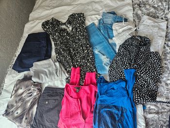 Lot vêtements femme short robe pantalon haut