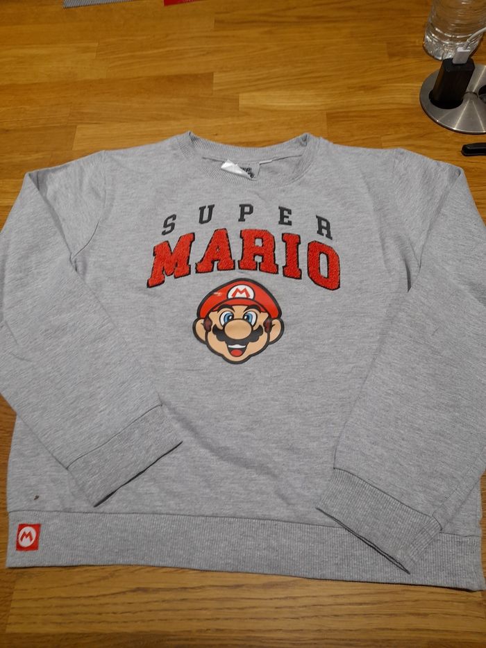Sweat super mario