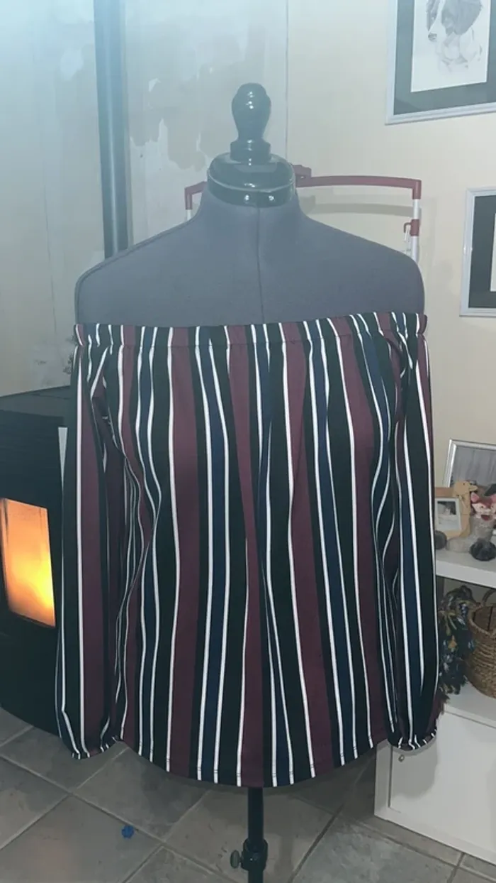 Blouse bordeaux et noir - photo numéro 3