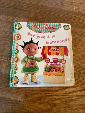 Livre P’tite fille Numéro 2 Zoé joue à la marchande