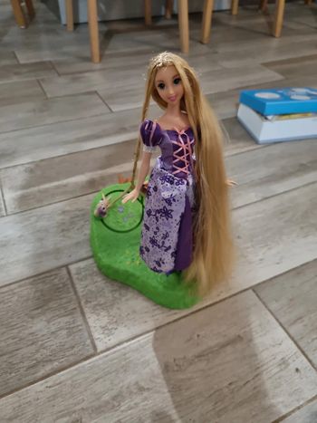 Barbie raiponse machine à tresser