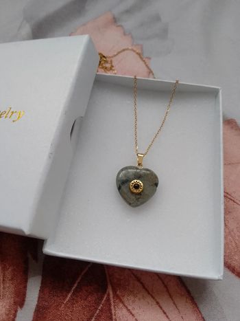 Collier coeur en pierre de labradorite