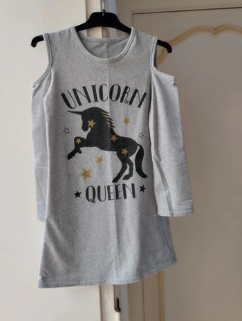 Robe épaules dénudées 8 ans