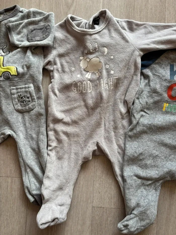 Lot 3 pyjamas velours 6 mois - photo numéro 4