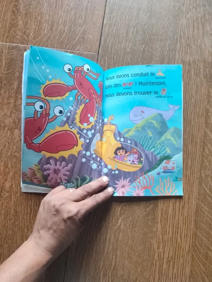 Livre Dora et le sous-marin - photo numéro 15