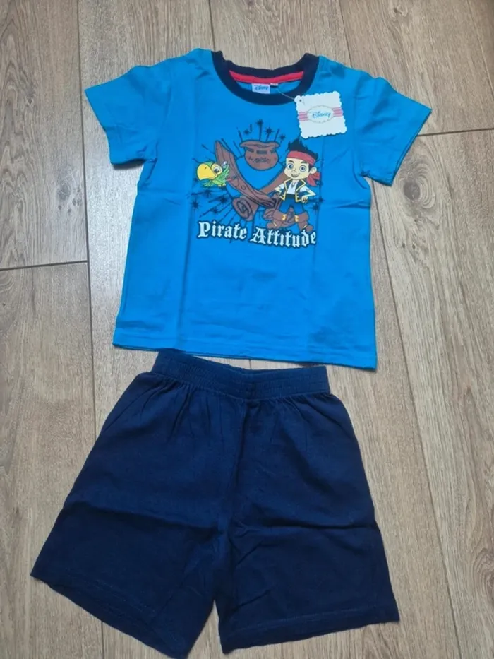 Pyjama court / short disney jake 4 ans neuf avec étiquette