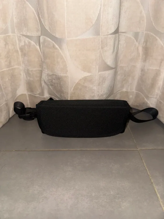 Sacoche avec rangement pour pièces et billets