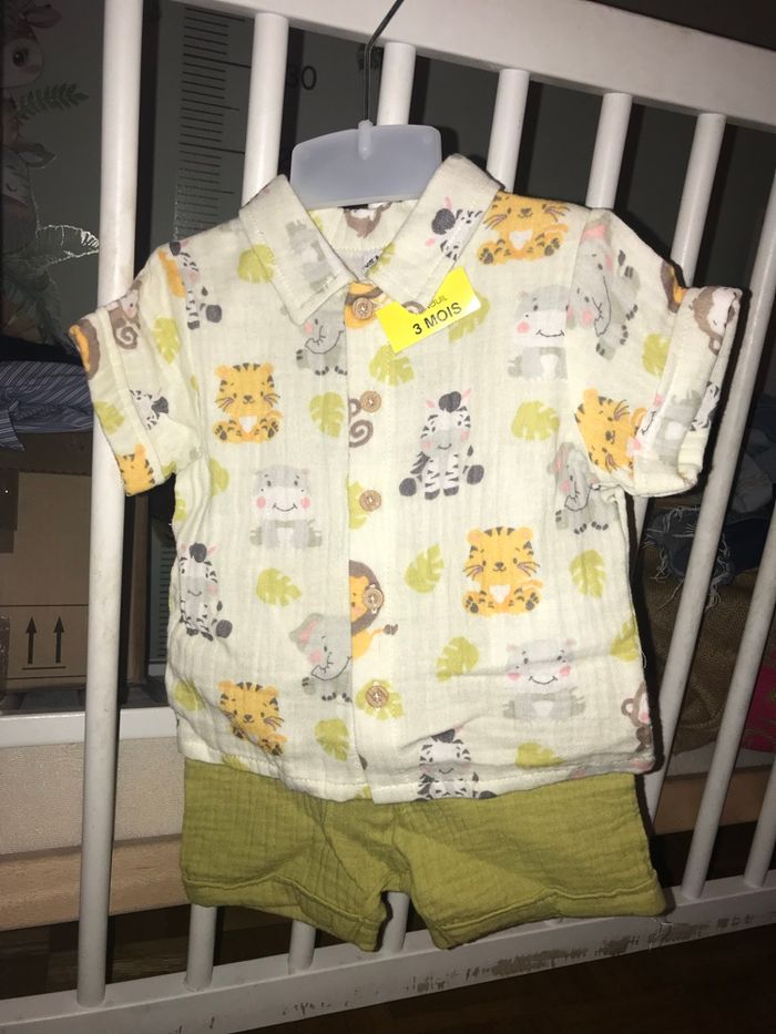 Le lot ensemble bébé