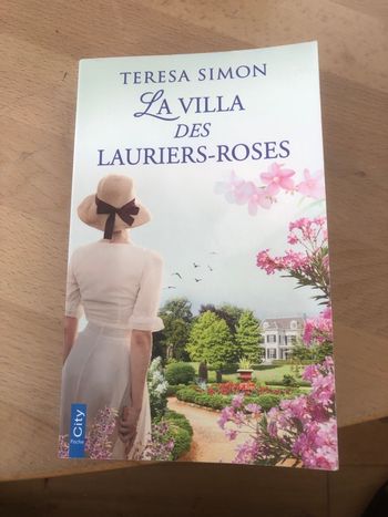 La villa des lauriers roses - Teresa Simon