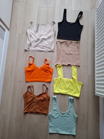 Lot de 7 tops en très bon état 