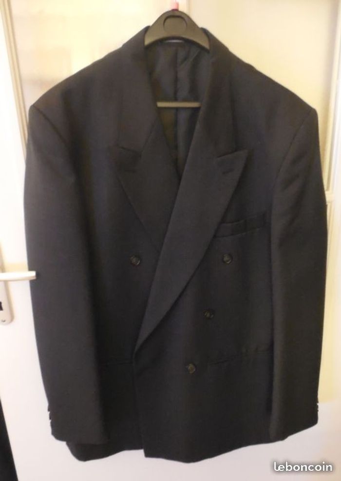 Costume Homme Gris marque FUTUR taille 52