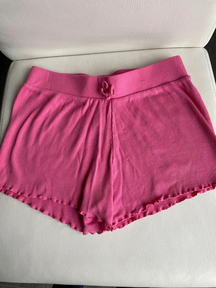 Joli short, fille, couleur fuchsia