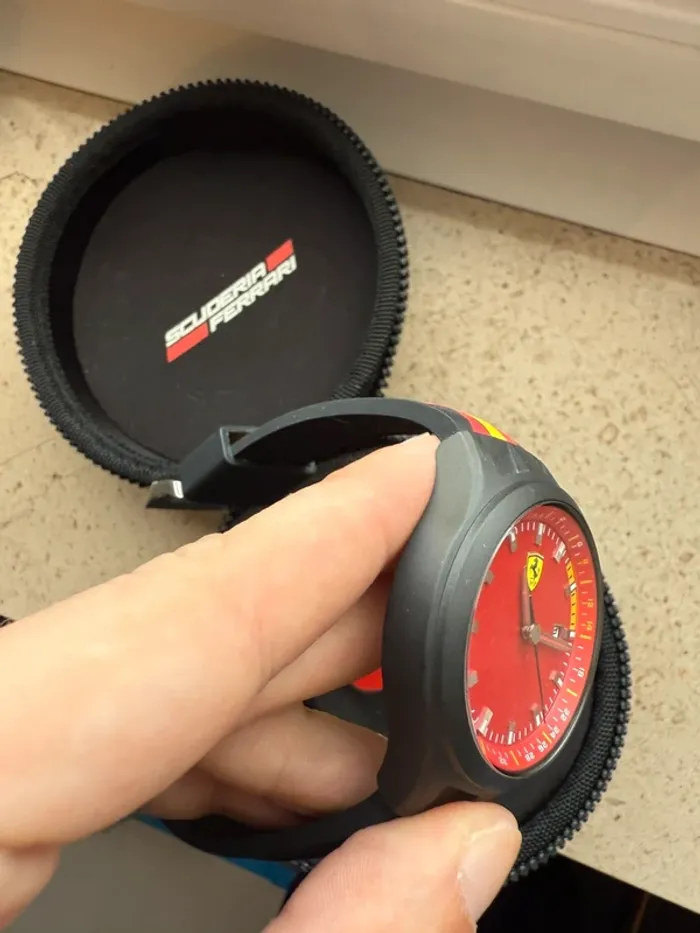 Montre Ferrari - photo numéro 8