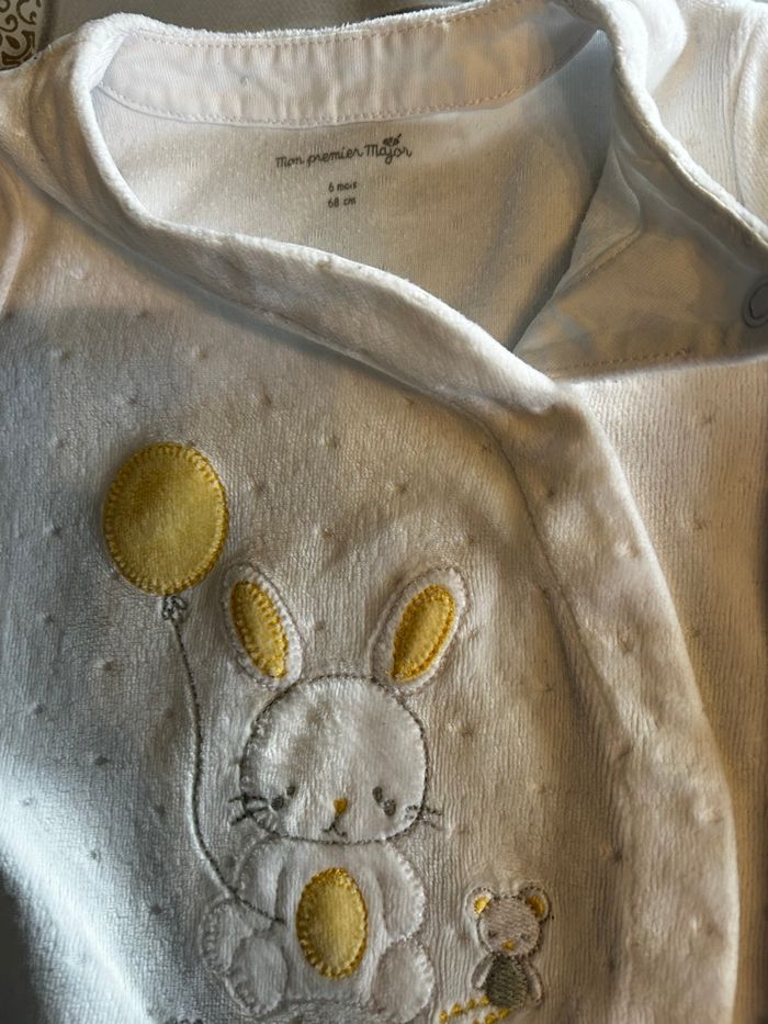 Lot de vêtements bébé garçon 6 mois 8 bodies manches longues et 4 pyjamas velours - photo numéro 6