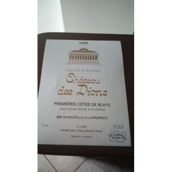 étiquette de vin château des dions première côte de Blaye 1989 neuve -