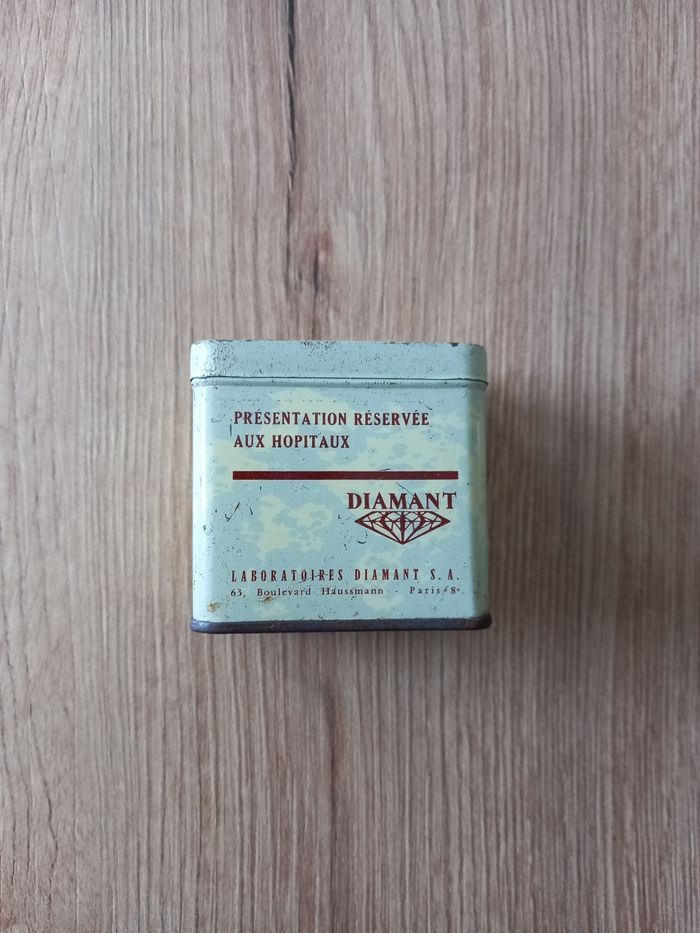 Boite ancienne en métal. - photo numéro 2